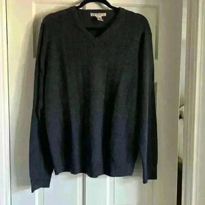 Men’s L gray v-neck sweater